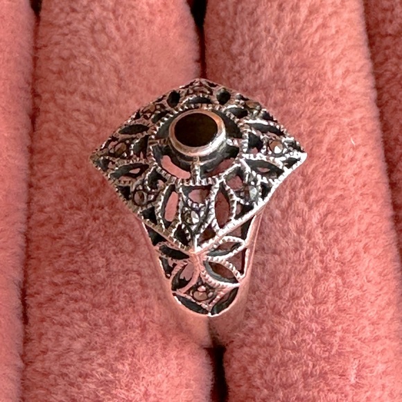 Vintage Sterling Silver Black Onyx Inlay & Marcasite Filigree Ring Sz 7 925 - Picture 4 of 12